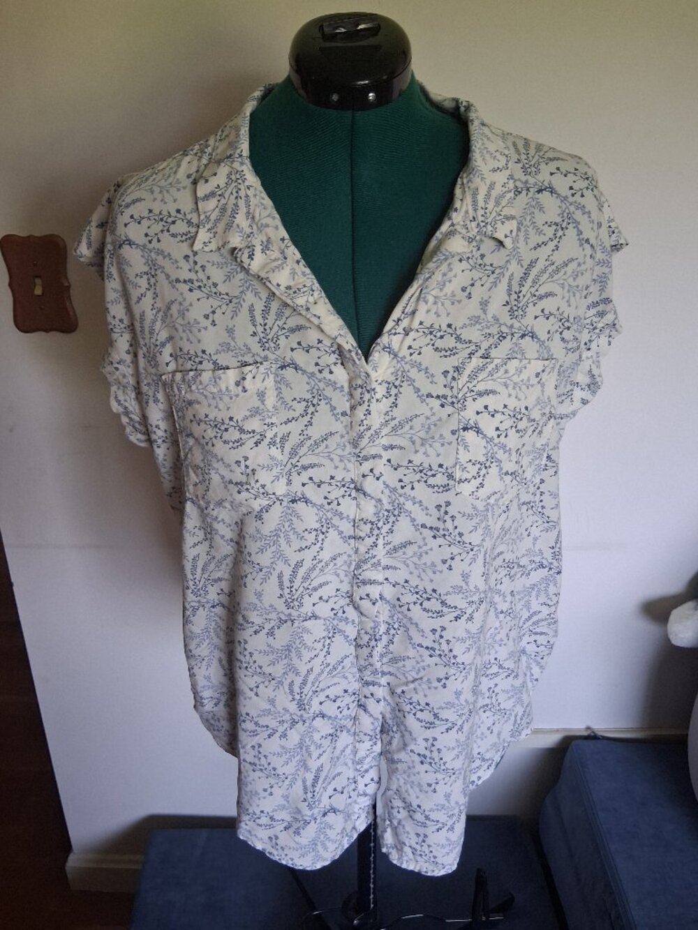 Jachs Girlfriend New York Floral Button Up Blouse XXL 100% Rayon Blue White